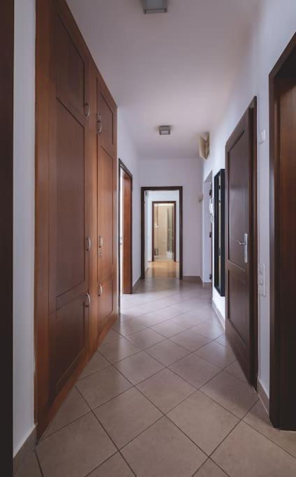 Apartamento Bright Downtown Balcony Retreat Budapest Exterior foto