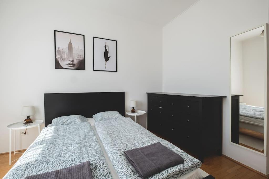Apartamento Bright Downtown Balcony Retreat Budapest Exterior foto