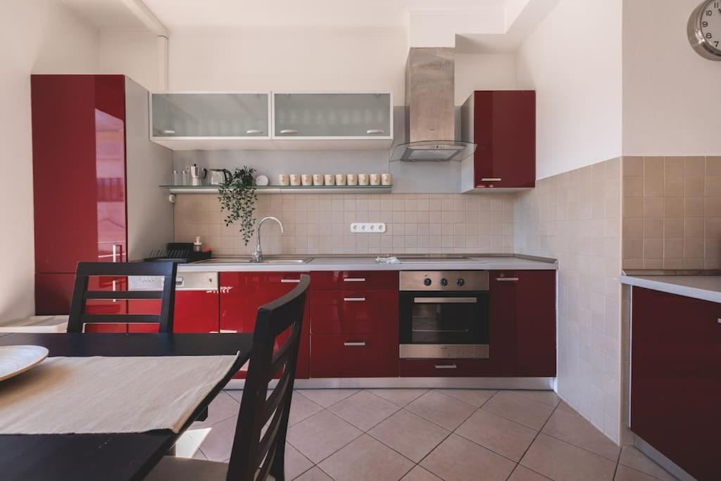 Apartamento Bright Downtown Balcony Retreat Budapest Exterior foto