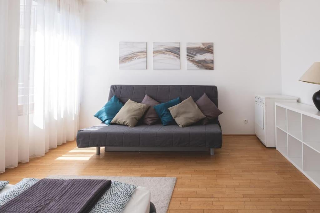 Apartamento Bright Downtown Balcony Retreat Budapest Exterior foto